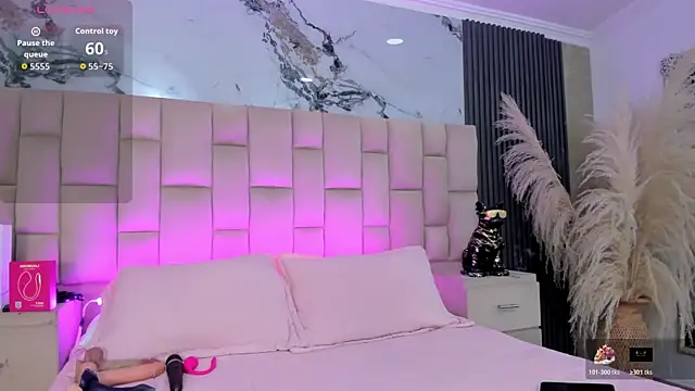 DerryAndIzzy online show from 07-28-26, 10:31