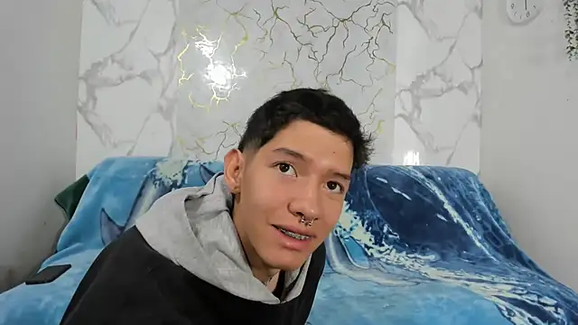 heyy noah11 online show from 06-08-26, 01:22