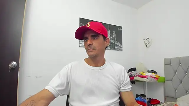 Sofi And Santy online show from 11-29-25, 12:46