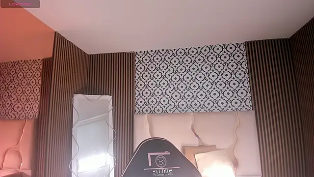 BEELLA TAY1 online show from 04-27-26, 12:14