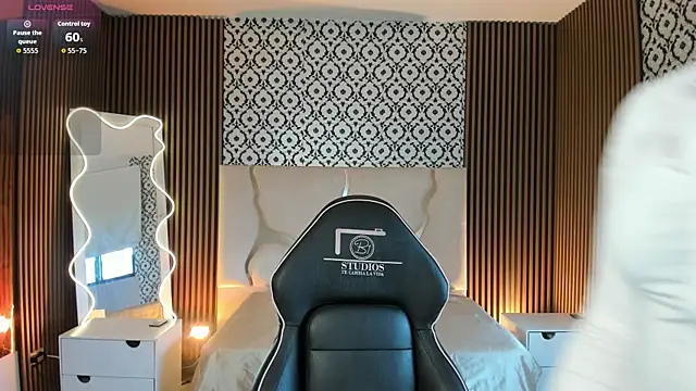 BEELLA TAY1 online show from 04-30-26, 12:22