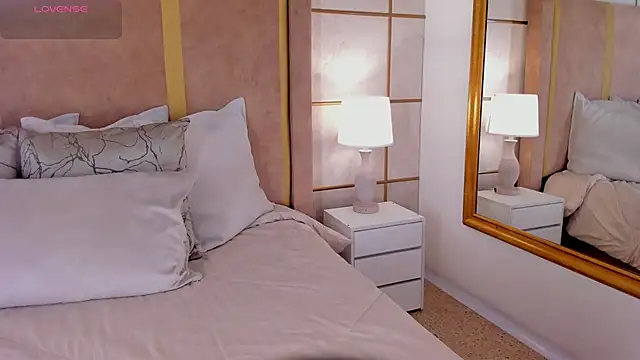 lyrabellini online show from 02-25-26, 11:20