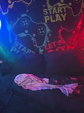 MiniMonroe online show from 11-07-25, 07:08