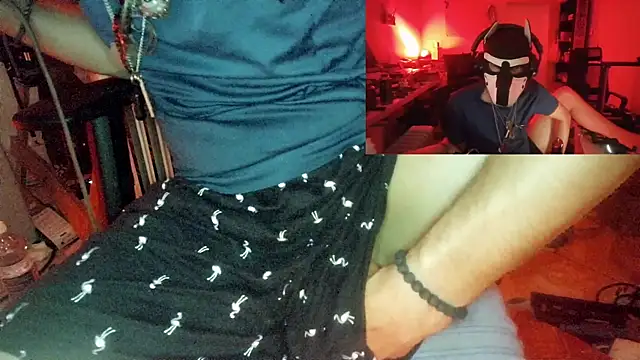 Snapshot of pup_pals chatting on 10-31-25, 04:24 pup pals online show from 10-31-25, 04:24