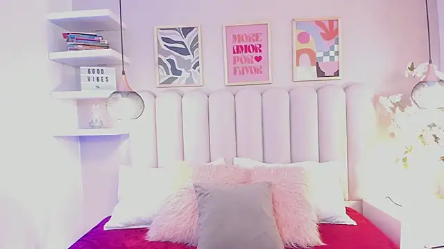 Isabella  gonzalez  online show from 01-06-26, 03:21