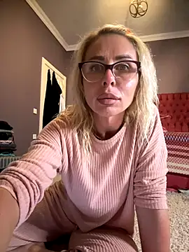 ElenabonyX online show from 11-13-25, 07:35