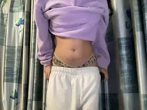 youngriri2 online show from 11-14-25, 07:51