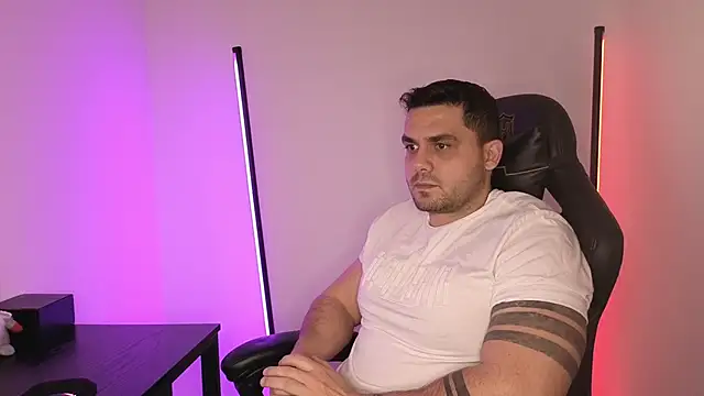 Snapshot of Danielbateson chatting on 01-09-26, 01:14 Danielbateson online show from 01-09-26, 01:14