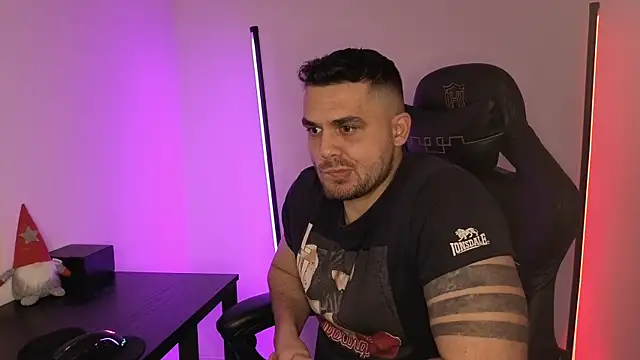 Snapshot of Danielbateson chatting on 01-12-26, 02:00 Danielbateson online show from 01-12-26, 02:00