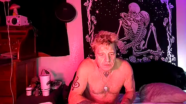 whitehole4bbc252 online show from 04-21-26, 02:51