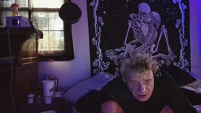 whitehole4bbc252 online show from 04-21-26, 10:12