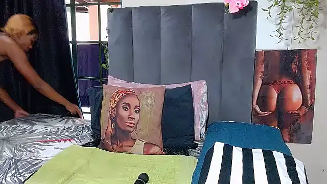 Lauren-001 online show from 10-18-25, 11:55