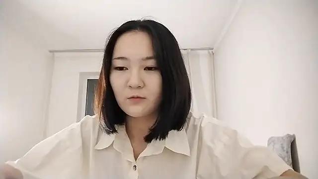 Lyndasilk online show from 10-22-25, 02:06