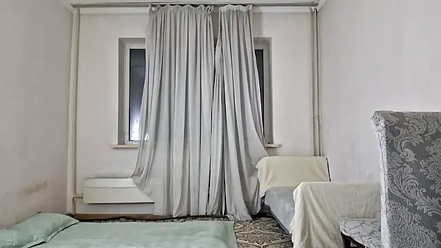 Lyndasilk online show from 03-15-26, 04:24