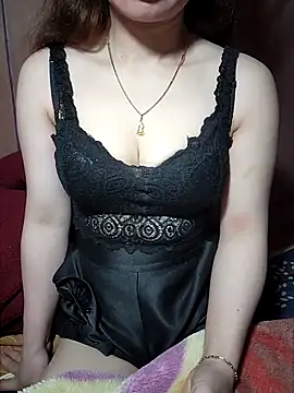 LeanaLy online show from 11-19-25, 02:00