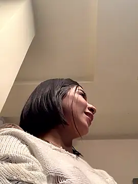 AlyssaRay online show from 01-10-26, 07:04