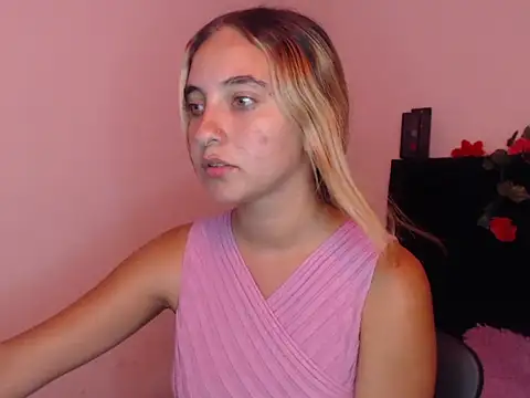 Snapshot of mandyy_petite chatting on 10-14-25, 08:09 mandyy petite online show from 10-14-25, 08:09