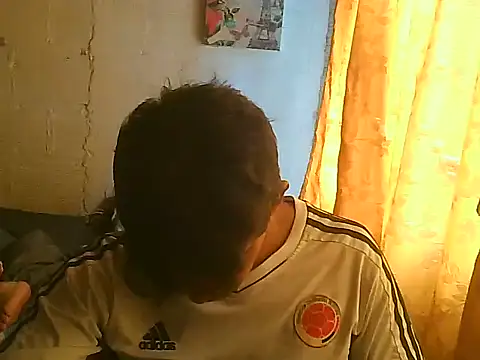 Snapshot of horny_latin_couple1 chatting on 10-16-25, 01:56 horny latin couple1 online show from 10-16-25, 01:56