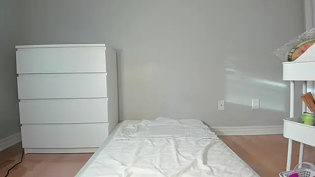 Jiwooe online show from 06-03-26, 11:32