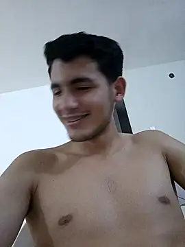 Snapshot of Alessandrorous chatting on 10-28-25, 01:20 Alessandrorous online show from 10-28-25, 01:20