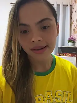 safadinhaquenteW online show from 06-17-26, 04:08