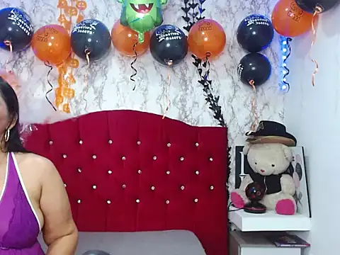  Danna Milf  online show from 10-26-25, 01:55