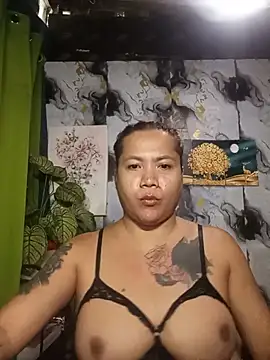Snapshot of trishacummerts chatting on 06-29-26, 02:29 trishacummerts online show from 06-29-26, 02:29