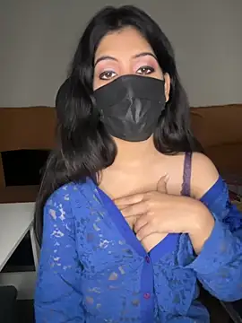 Snapshot of hey_wifey chatting on 10-15-25, 02:28 hey wifey online show from 10-15-25, 02:28