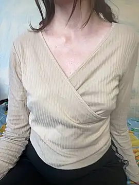 Snapshot of KittieCreme chatting on 11-03-25, 09:21 KittieCreme online show from 11-03-25, 09:21