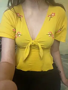 Snapshot of KittieCreme chatting on 11-09-25, 10:24 KittieCreme online show from 11-09-25, 10:24