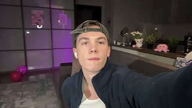 Jeremy1Scott online show from 11-25-25, 03:28