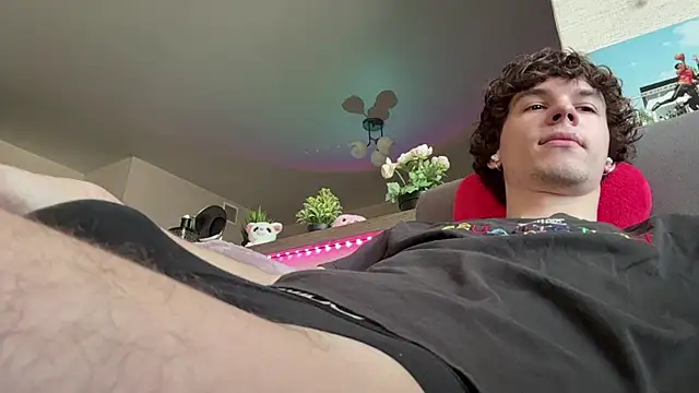 Jeremy1Scott online show from 03-25-26, 04:40