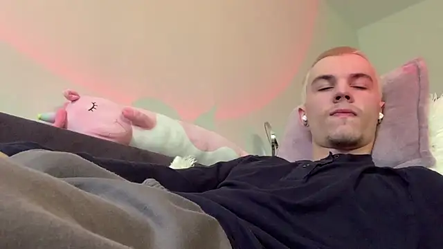 Jeremy1Scott online show from 06-27-26, 04:50