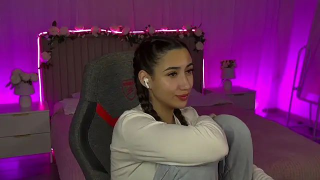 RebeckaThornton online show from 11-16-25, 11:54