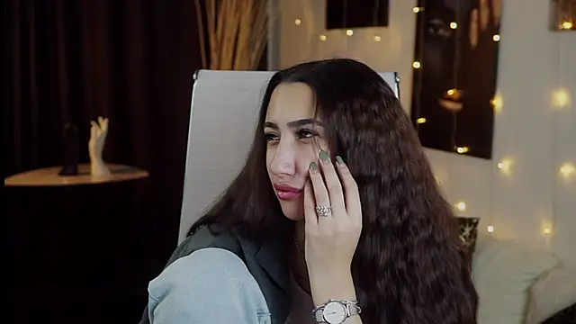 RebeckaThornton online show from 12-23-25, 10:02