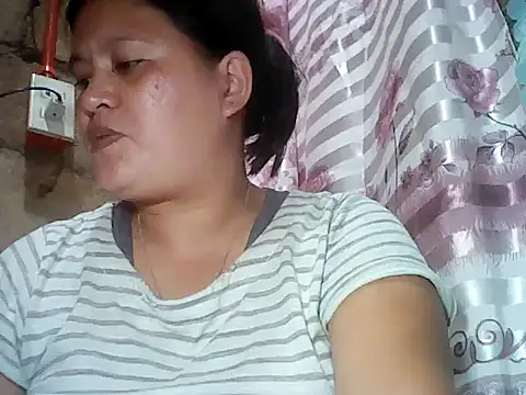 Snapshot of kissableapple36 chatting on 11-29-25, 11:13 kissableapple36 online show from 11-29-25, 11:13