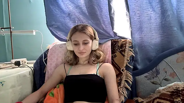 AmeliLia online show from 02-08-26, 06:06