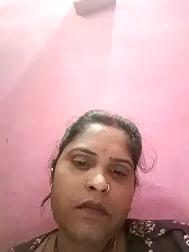 Snapshot of Manya_cute chatting on 10-17-25, 01:57 Manya cute online show from 10-17-25, 01:57