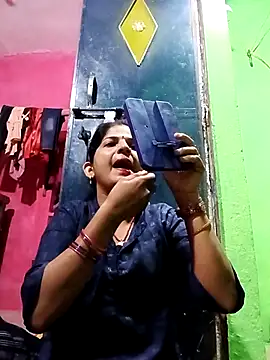 Karishma cute online show from 10-20-25, 09:59