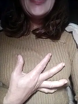 YiyinLy online show from 11-21-25, 07:23