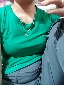 YiyinLy online show from 11-28-25, 05:32