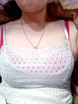 YiyinLy online show from 02-03-26, 07:24