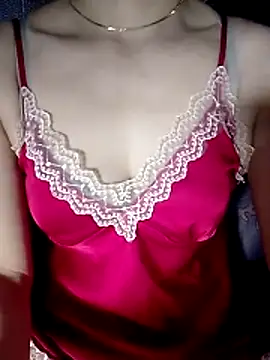 Snapshot of YiyinLy chatting on 06-19-26, 12:53 YiyinLy online show from 06-19-26, 12:53
