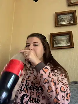 MiraCastellon online show from 11-05-25, 11:32