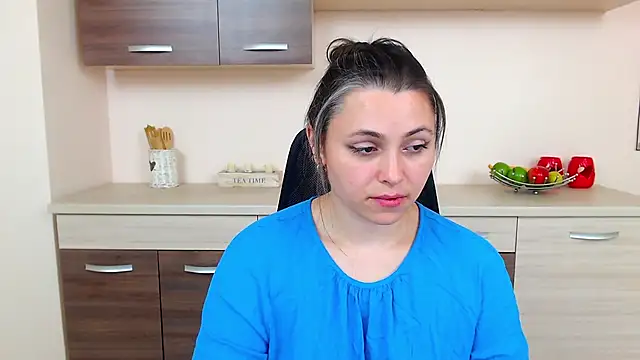 Soft Lilly online show from 10-22-25, 05:52