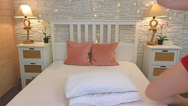 Soft Lilly online show from 04-27-26, 05:27