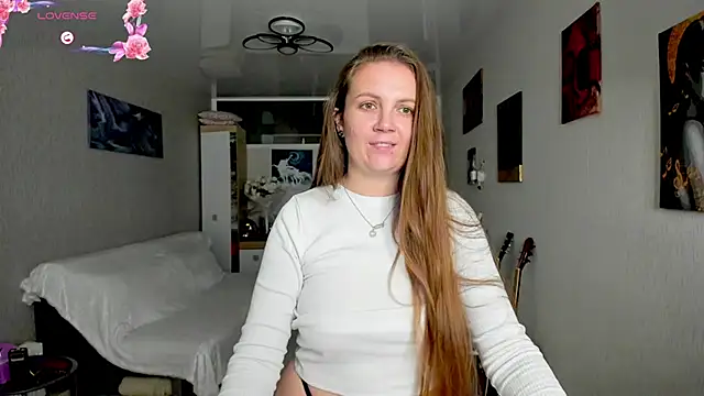 Amy  Leee  online show from 10-26-25, 04:24