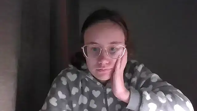 Snapshot of LuckySLove chatting on 01-06-26, 06:55 LuckySLove online show from 01-06-26, 06:55