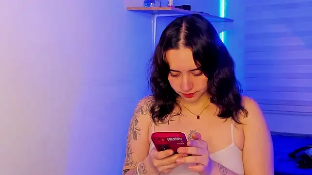 Emily Lindey online show from 10-29-25, 03:31