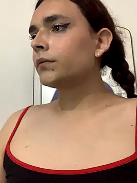 Snapshot of La-Gatiita-trans chatting on 12-13-25, 11:43 La-Gatiita-trans online show from 12-13-25, 11:43